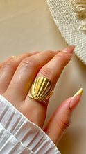 Load image into Gallery viewer, SeaShell Ring - Stainless Steel

