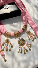 Load image into Gallery viewer, Shawq Necklace Scarf - Cotton
