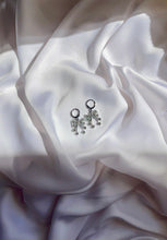 Load image into Gallery viewer, Aylan Earrings
