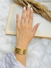 Load image into Gallery viewer, Laura Classy Bangle -  Pure Copper
