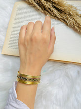 Load image into Gallery viewer, Dania Classy Bangle -  Pure Copper
