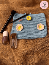 Load image into Gallery viewer, Makeup Bag - Crochet
