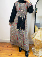 Load image into Gallery viewer, Roqaya Abaya - Crepe
