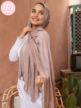 Load image into Gallery viewer, Yasmen Scarf - Gauze Kuwaiti satin
