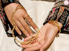 Load image into Gallery viewer, Sara Plexus Set - Gold plated
