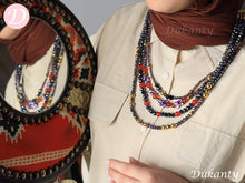 Load image into Gallery viewer, Hermosa Crystal Necklace - Agate and Crystal

