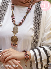 Load image into Gallery viewer, Hamsa Set - Agate With Pearls and Broken Shells
