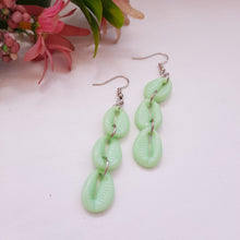 Load image into Gallery viewer, Pinar Simple Earrings
