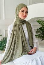 Load image into Gallery viewer, Dalila Scarf - Kuwaiti
