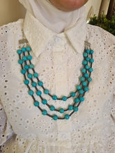 Load image into Gallery viewer, Elegant Necklace - Turquoise Stones
