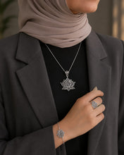 Load image into Gallery viewer, Delicate Luxury Set - Silver &amp; Gold Plated
