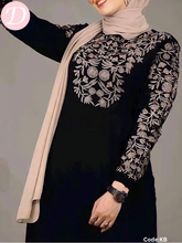 Load image into Gallery viewer, Remas Abaya - Saudi Crepe
