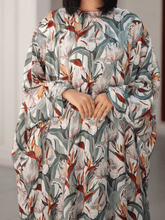 Load image into Gallery viewer, Isdal Dalia- Satin
