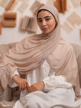 Load image into Gallery viewer, Sahar Scarf - Kuwaiti Damas
