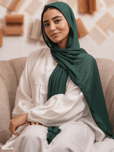 Load image into Gallery viewer, Sahar Scarf - Kuwaiti Damas
