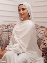 Load image into Gallery viewer, Sahar Scarf - Kuwaiti Damas
