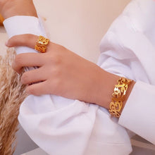 Load image into Gallery viewer, Elegant Arabian Set - Gold Plated
