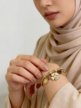 Load image into Gallery viewer, Delicate Flower Bracelet - Stainless Gold Plated
