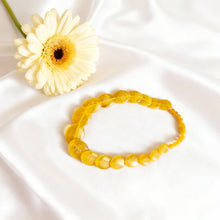 Load image into Gallery viewer, Amber Short Yellow Necklace
