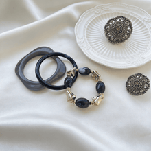 Load image into Gallery viewer, Black Shinny Bracelet Set
