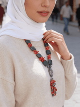 Load image into Gallery viewer, Morgan Necklace - Broken Shells
