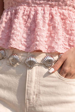 Load image into Gallery viewer, Seashell Waist Belt
