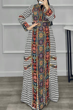 Load image into Gallery viewer, Aytin  Abaya - Crepe
