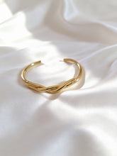 Load image into Gallery viewer, Mira Bangle - Stainless Steel
