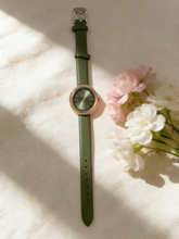 Load image into Gallery viewer, Victoria Watch
