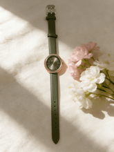 Load image into Gallery viewer, Victoria Watch
