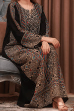 Load image into Gallery viewer, Roqaya Abaya - Crepe
