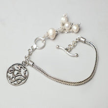 Load image into Gallery viewer, &quot;Joy&quot; Bracelet with Natural Pearls - Silver
